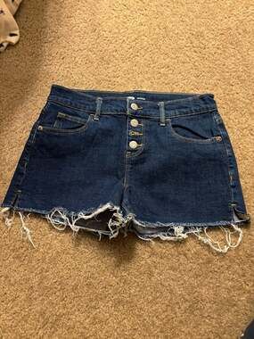 Old Navy Women's Size 2 Boyfriend Button-Fly Raw Hem Denim Jean Shorts